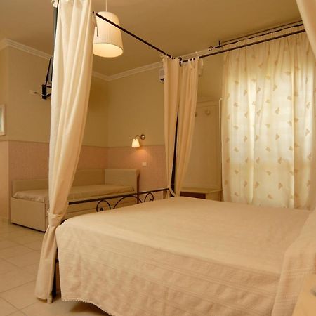 Hotel Mocambo Piscina E Spiaggia San Benedetto del Tronto Exterior foto