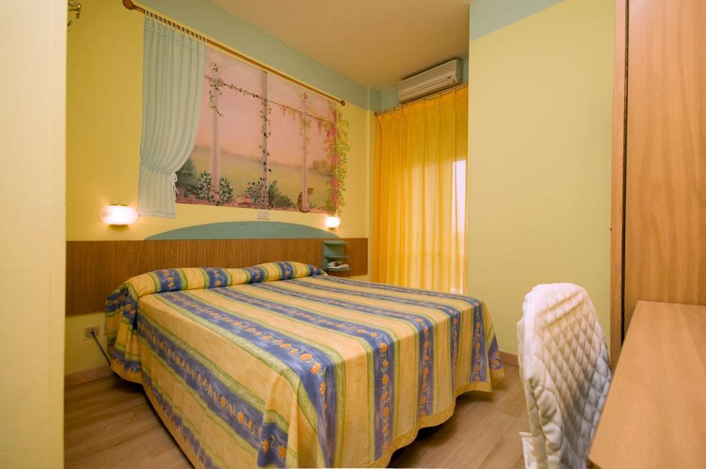 Hotel Mocambo Piscina E Spiaggia San Benedetto del Tronto Zimmer foto