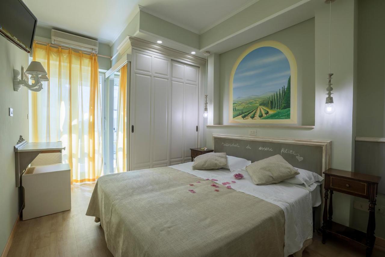 Hotel Mocambo Piscina E Spiaggia San Benedetto del Tronto Exterior foto